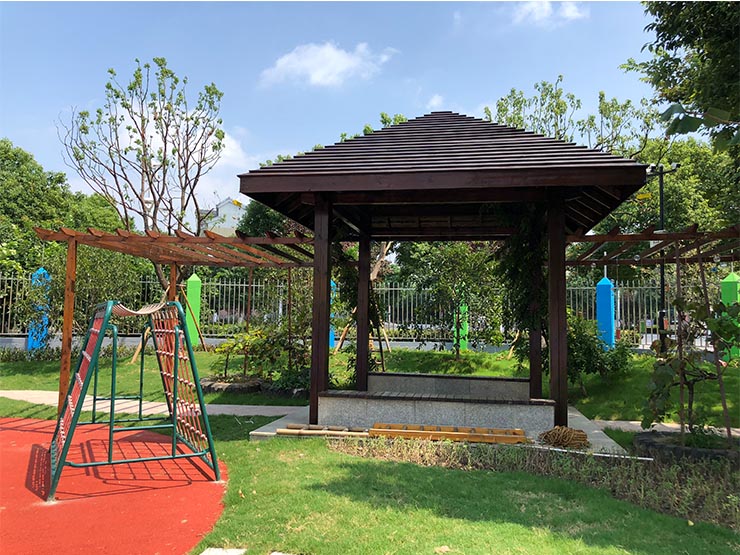 戶外游樂設備